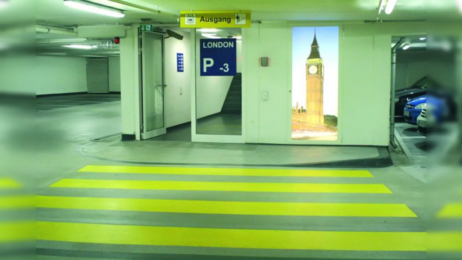 Zur besseren Orientierung sind die Parkebenen nach europäischen Städtenamen benannt. (Foto: sb)