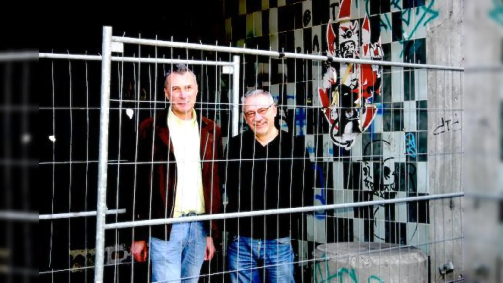 Grau, hässlich, ungemütlich  oder gar wie im Knast? BA-2-Chef Alexander Miklosy (r.) und Norbert Zimmer freuen sich, wenn die Unterführung an der Theresienhöhe, auch basierend auf Bürgerideen, neu gestaltet wird.	 (Foto: scy)