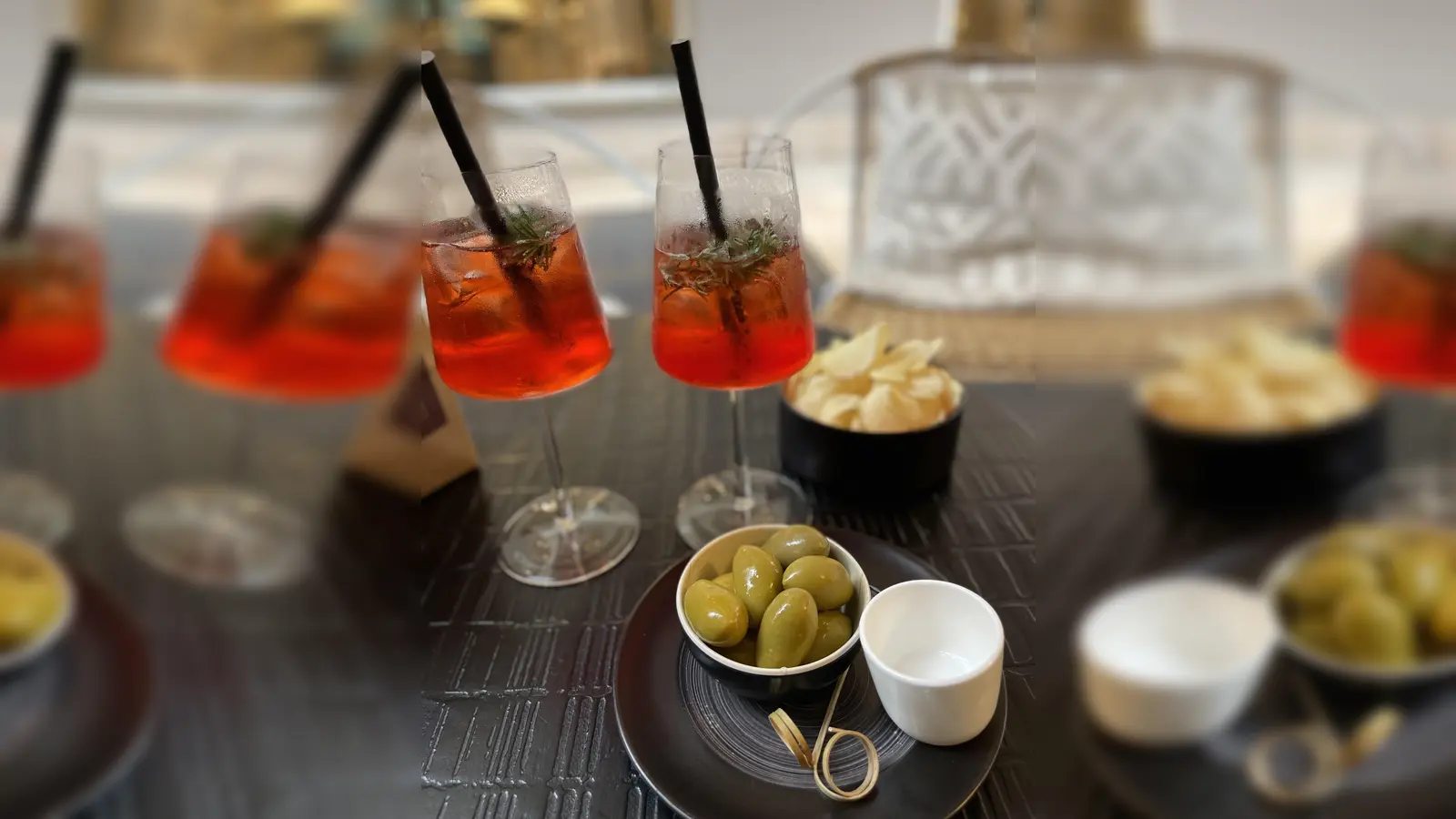 Bei einem netten Getränk wollen die Organisatorinnen über ihre Pläne berichten.  (Foto: hw)