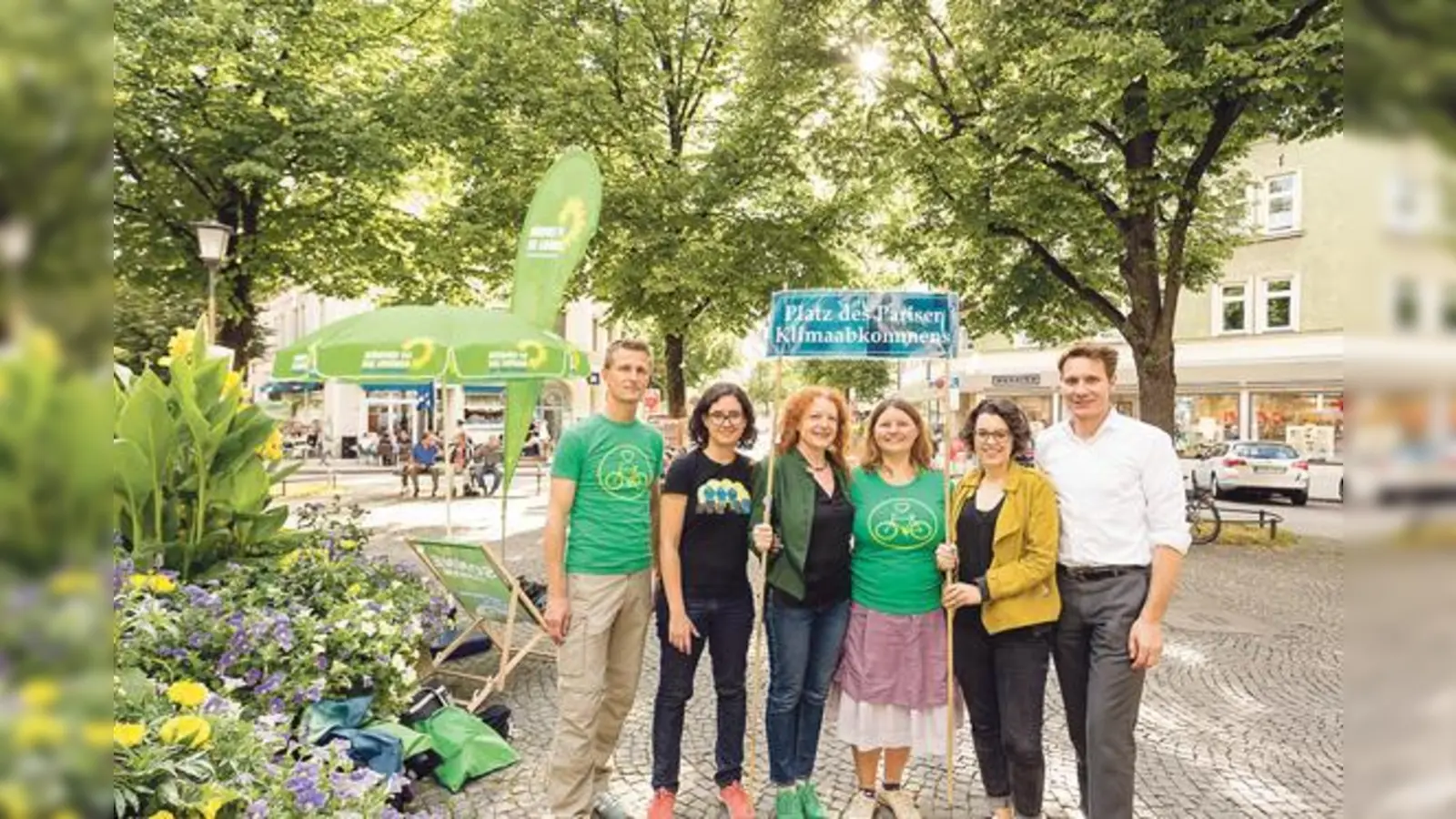 Mit dabei bei der Aktion waren auch die Landtagsabgeordneten Margarete Bause (Dritte von links) und Ludwig Hartmann (rechts).	 (Foto: Andreas Gregor)