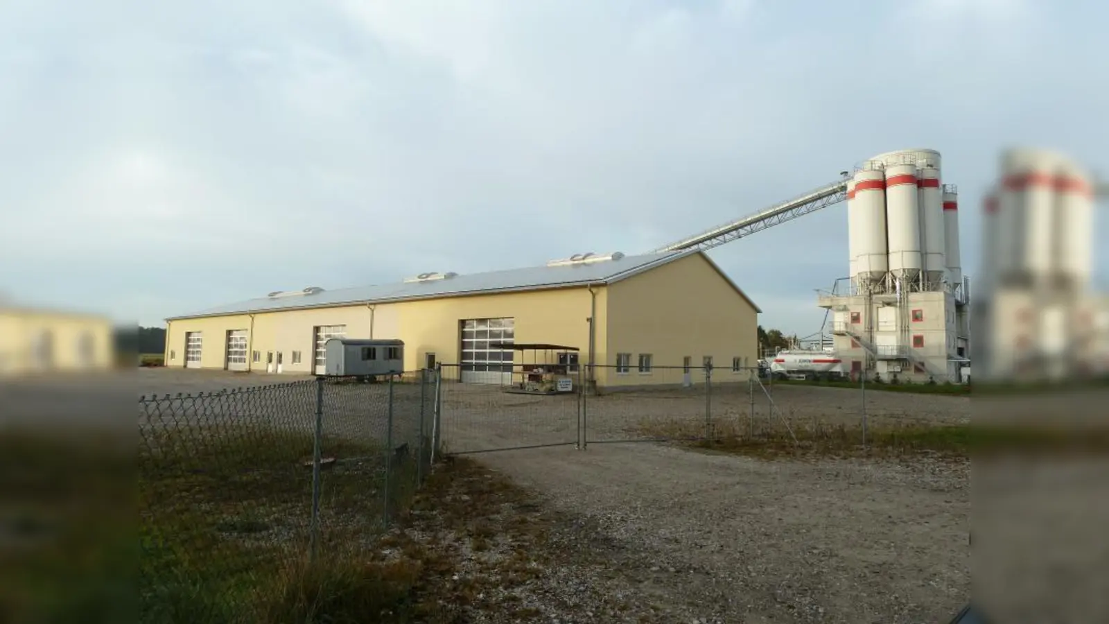 Stadtrat Josef Schmid fordert Air Liquide auf, den Standort für das geplante Gaslager in der Ludwigsfelder Straße 168 noch einmal zu überdenken. (Foto: sb)