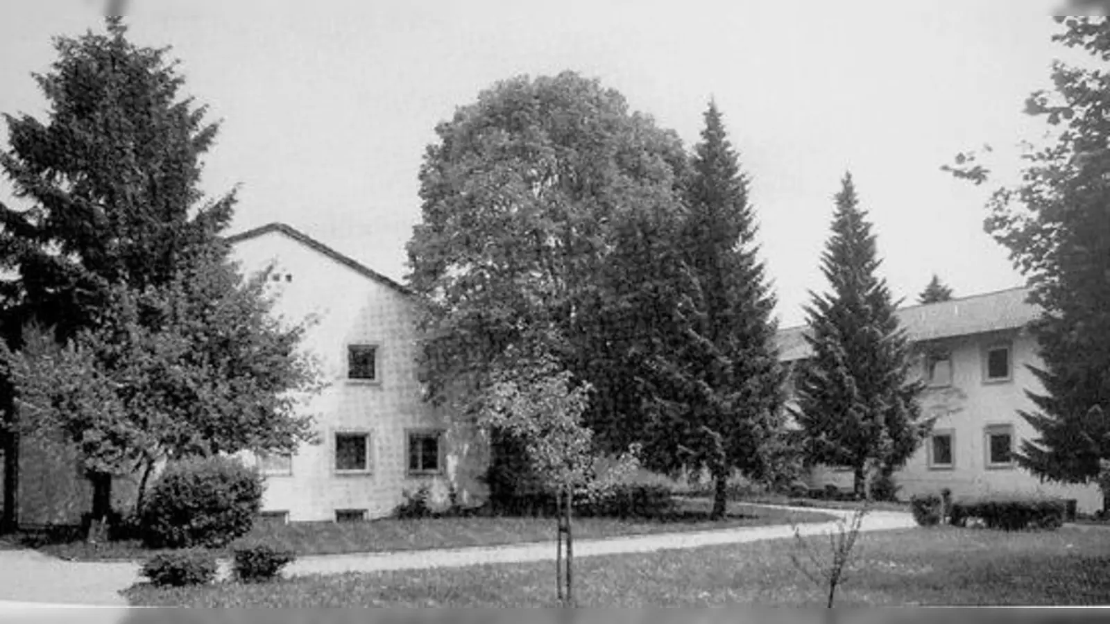 1966 baute der Schulverband Sauerlach, Endlhausen, Arget und Eichenhausen eine neue Schule in Sauerlach.  (Foto: Gemeinde Sauerlach)