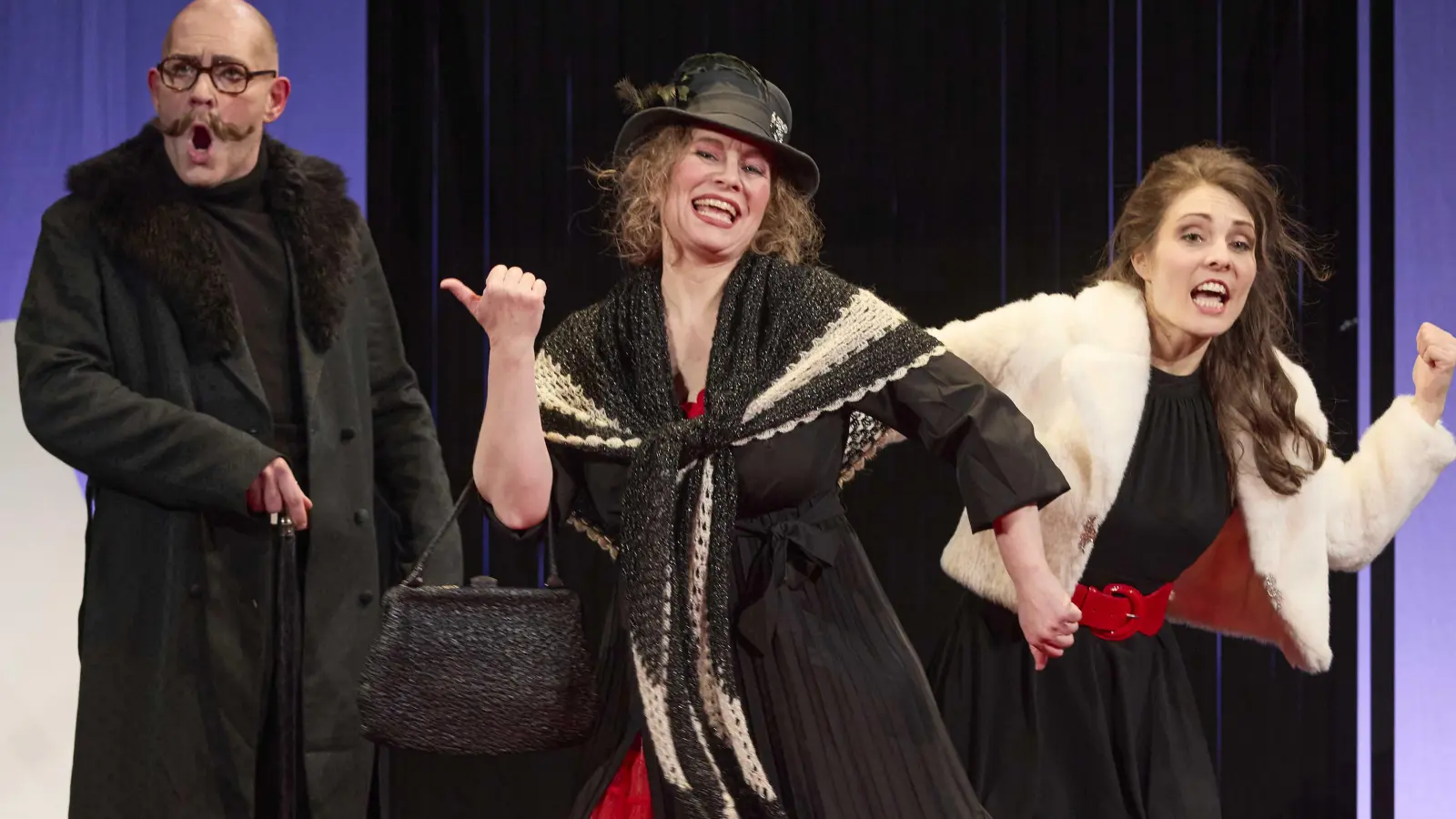 Das Freie Landestheater Bayern ist zu Gast in Germering und präsentiert „Die Dreigroschenoper”. (Foto: Ludwig Olah/ FLTB)