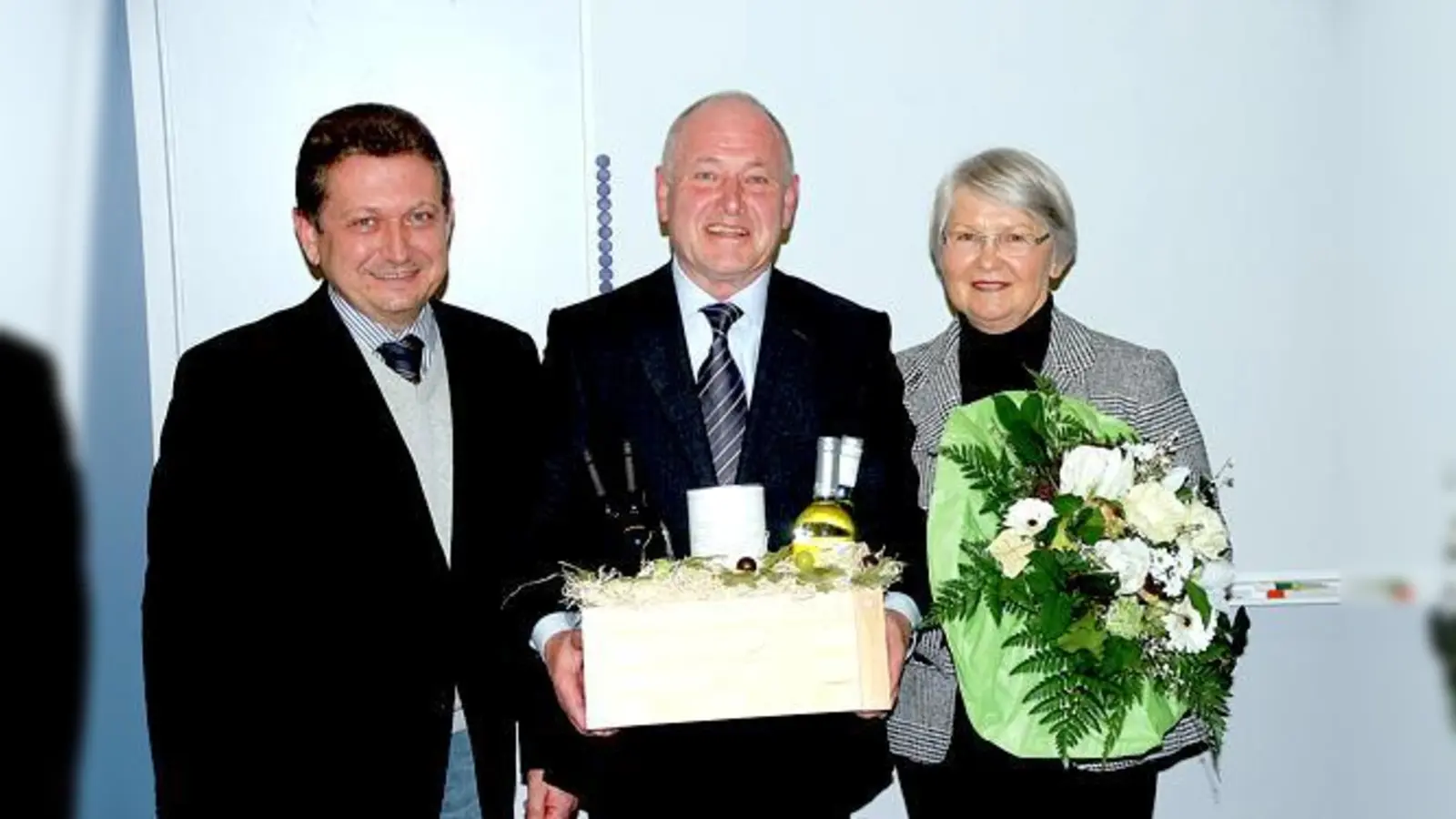 Bürgermeister Korneder und Richter mit Ehefrau bei der Verabschiedung.	 (Foto: privat)