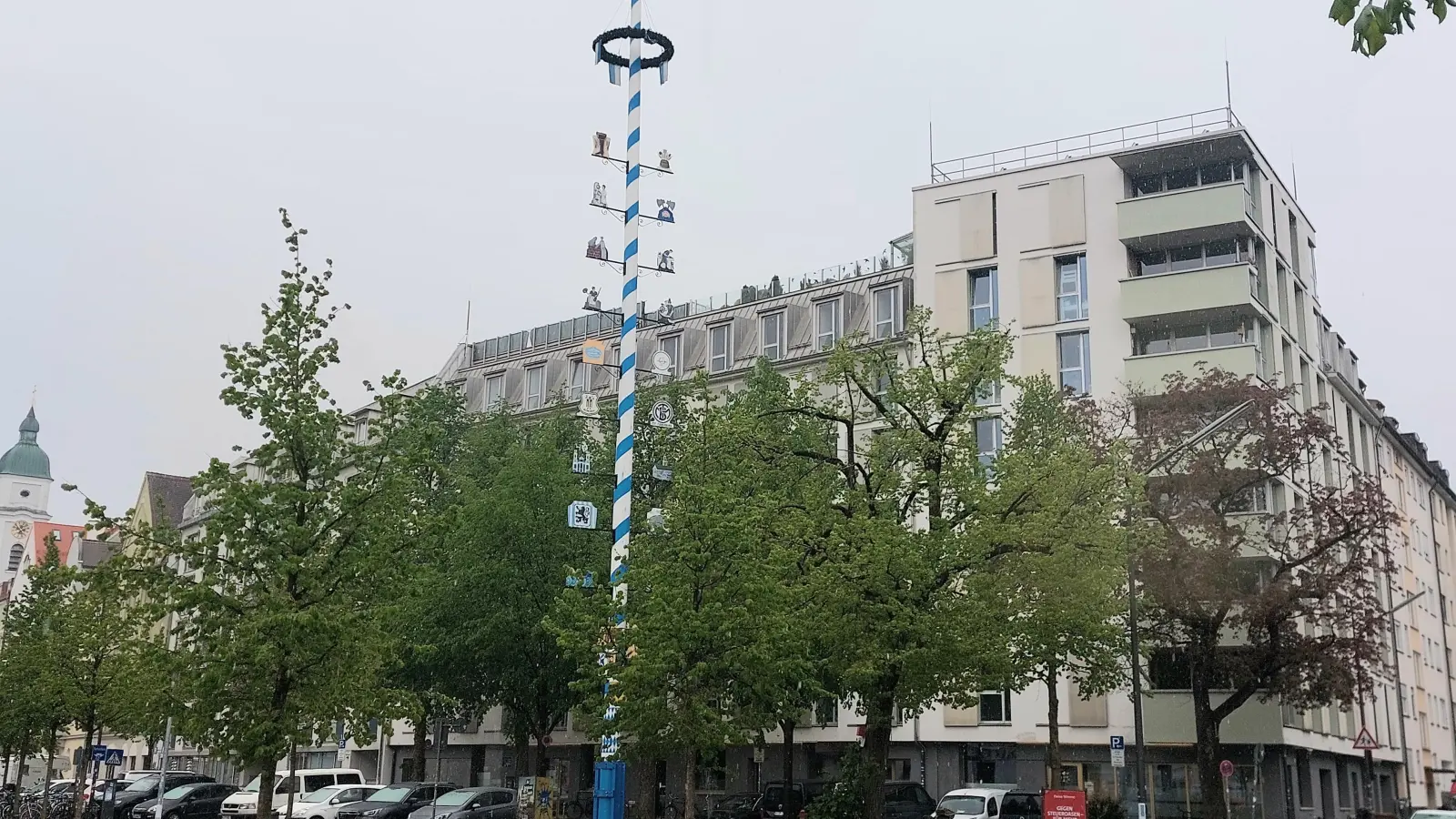 Auf dem Hans-Mielich-Platz wird gemeinsam der Monat Mai begrüßt. (Archivbild: bas)
