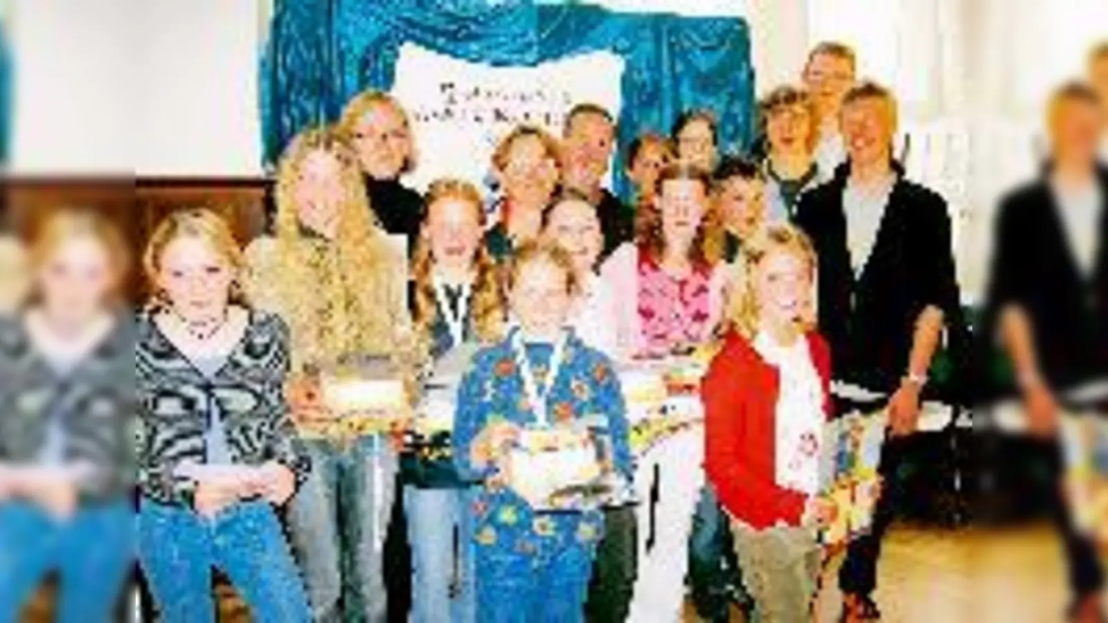 Sichtlich stolz auf ihren Erfolg: Die Gewinner des Kinderkrimi-Schreibwettbewerbs bei der Preisverleihung am Sonntag in der Seidlvilla am Nikolaiplatz.	 (Foto: Kultur und Spielraum)
