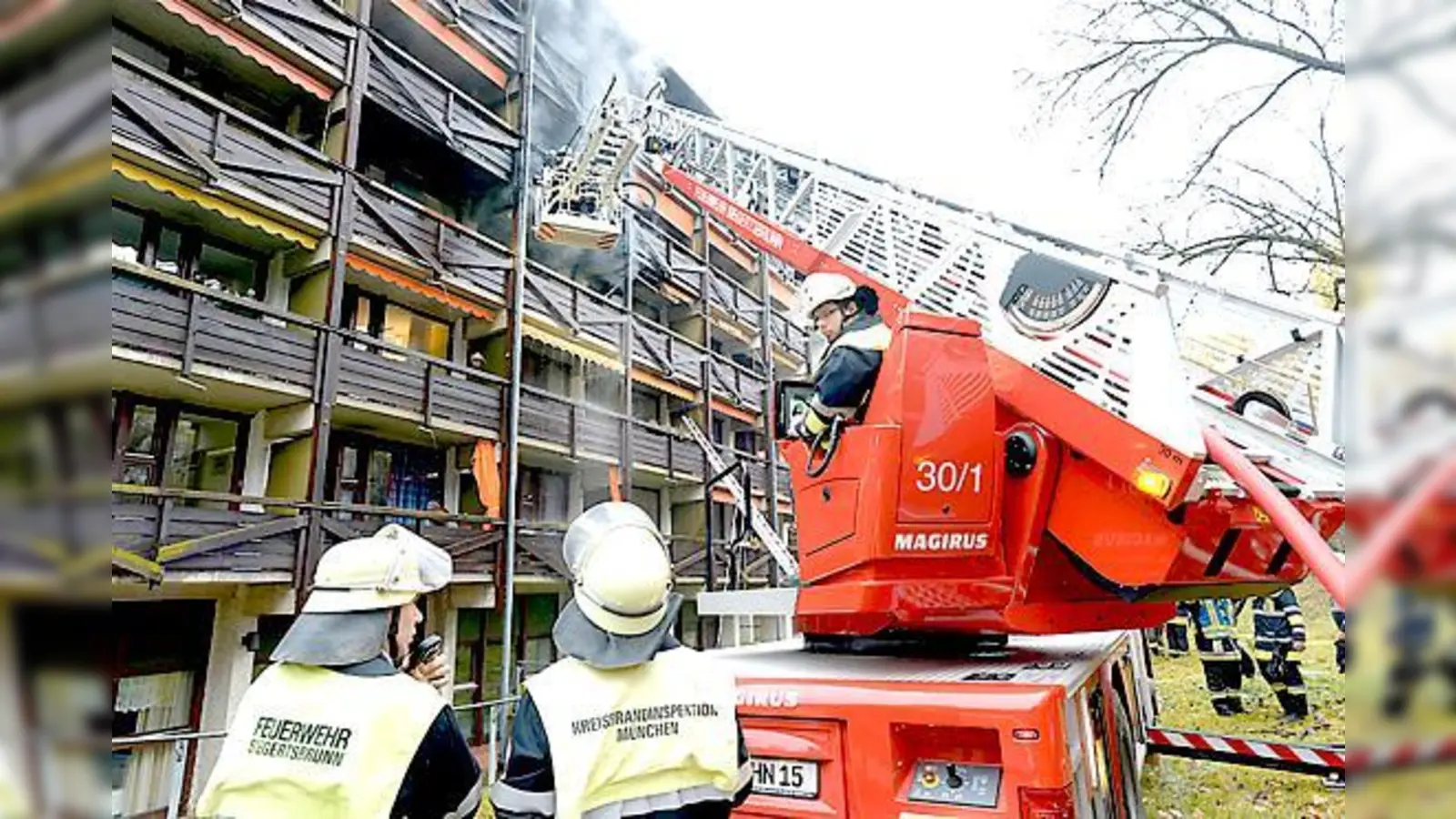 Beim Brand waren 160 Einsatzkräfte aus dem Landkreis im Einsatz.	 (Fotos: Schunk)