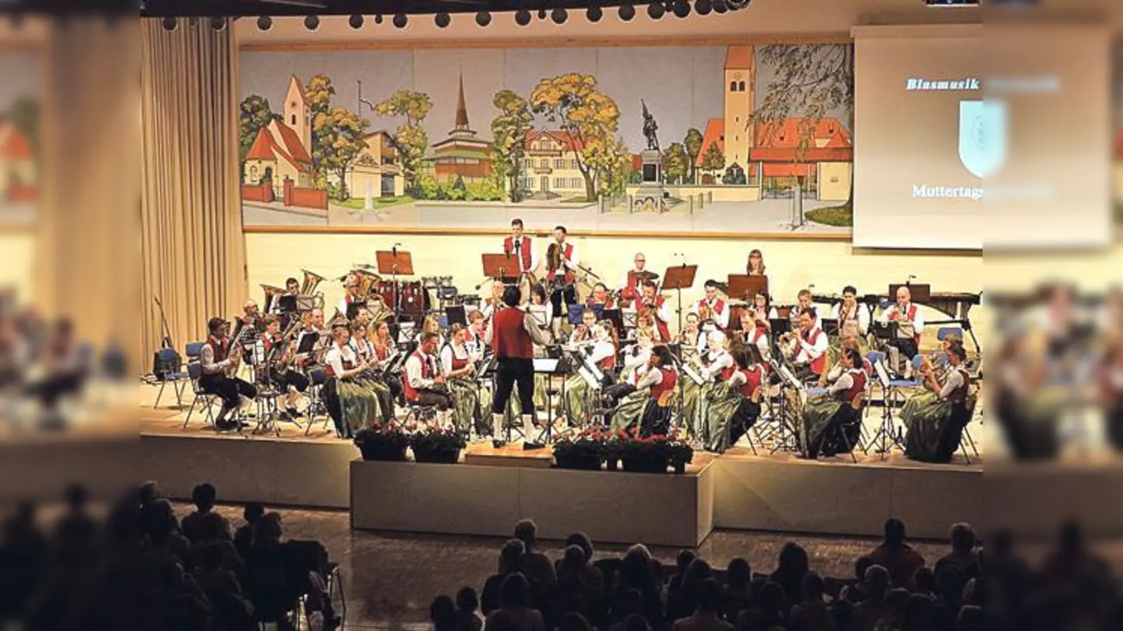 Am 7. Mai bietet die Blasmusik Aschheim den Zuhörern eine »glanzvolle Stadlshow«.	 (Foto: VA)