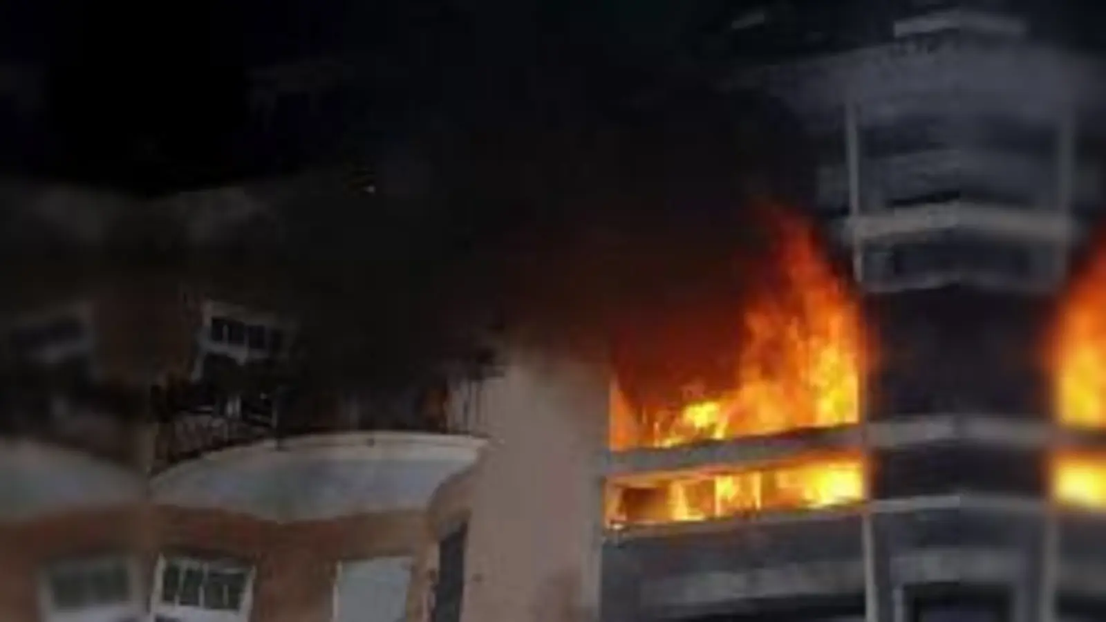 Sieht gefährlich aus, die Feuerwehr hatte den Brand schnell im Griff. 	 (Foto: Feuerwehr)