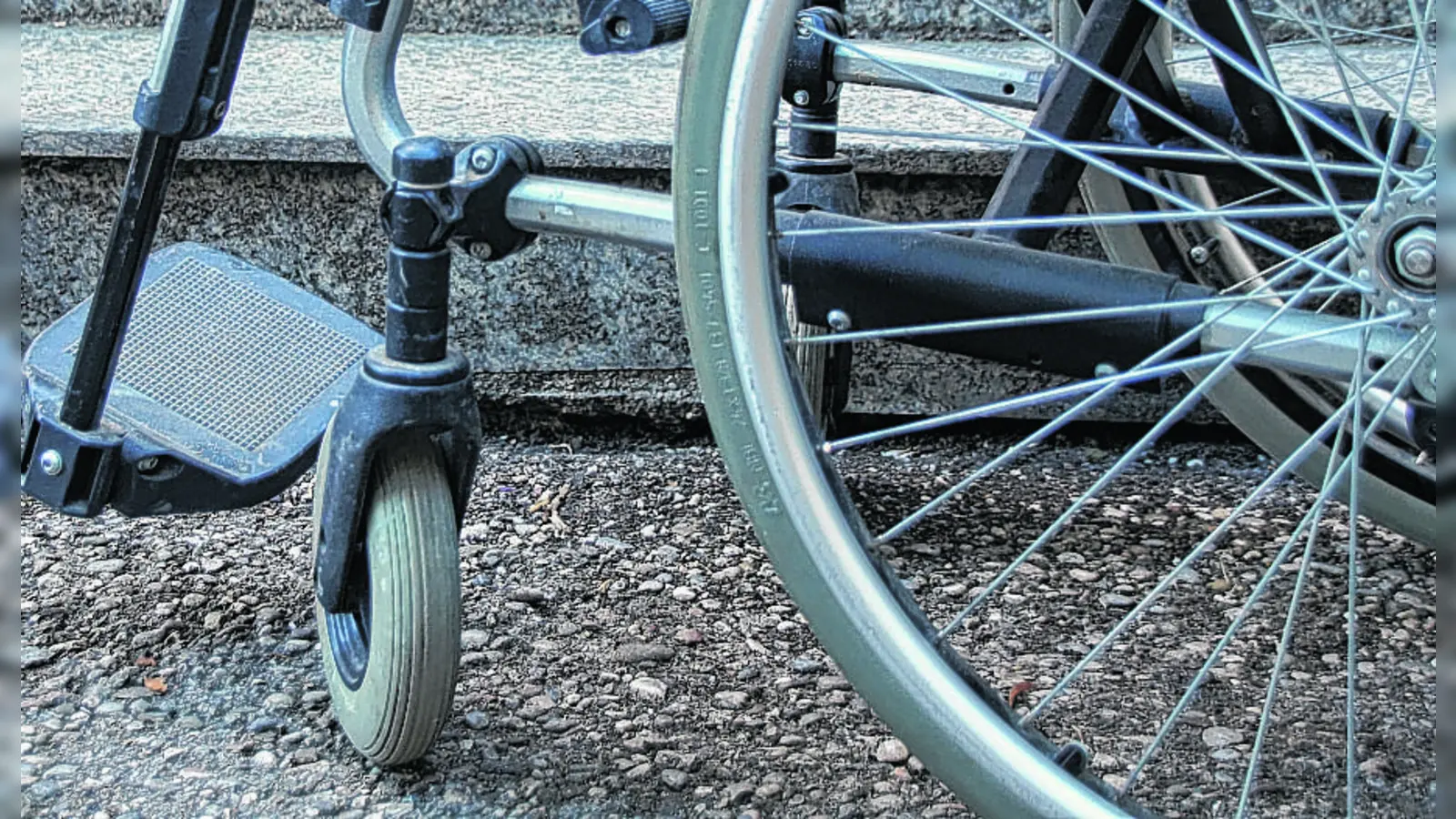 Einsamkeit kann viele Ursachen haben: Gesundheitliche Einschränkungen gehören zu den Risikofaktoren. (Foto: lsc)