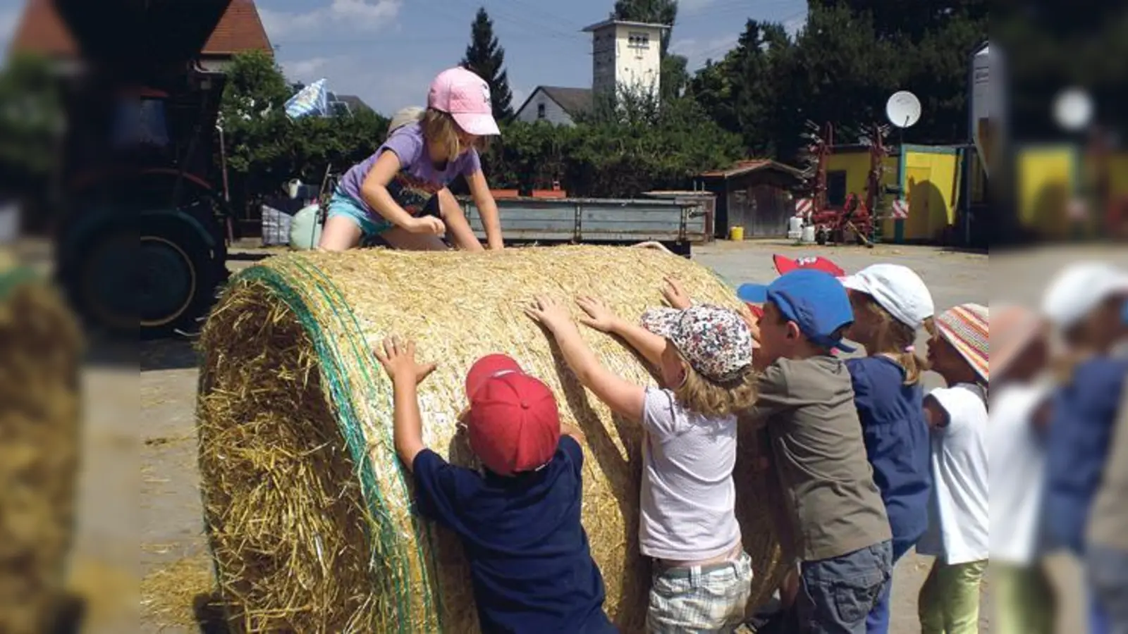 Viel Spaß bei typischen Aktivitäten hatten die »Paletti«-Kinder auf einem Naturlandhof.	 (Foto: BRK)