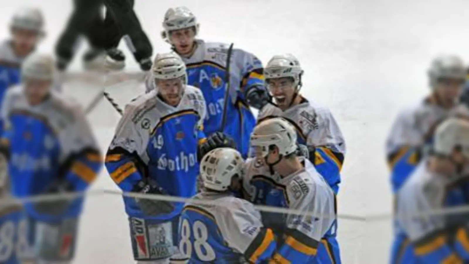 Zehn Tore in zwei Spielen  die Spieler des EHC München haben allen Grund zur Freude. Die Gegner aus Crimmitschau und Bietigheim weniger.    (Foto: Heike Feiner)
