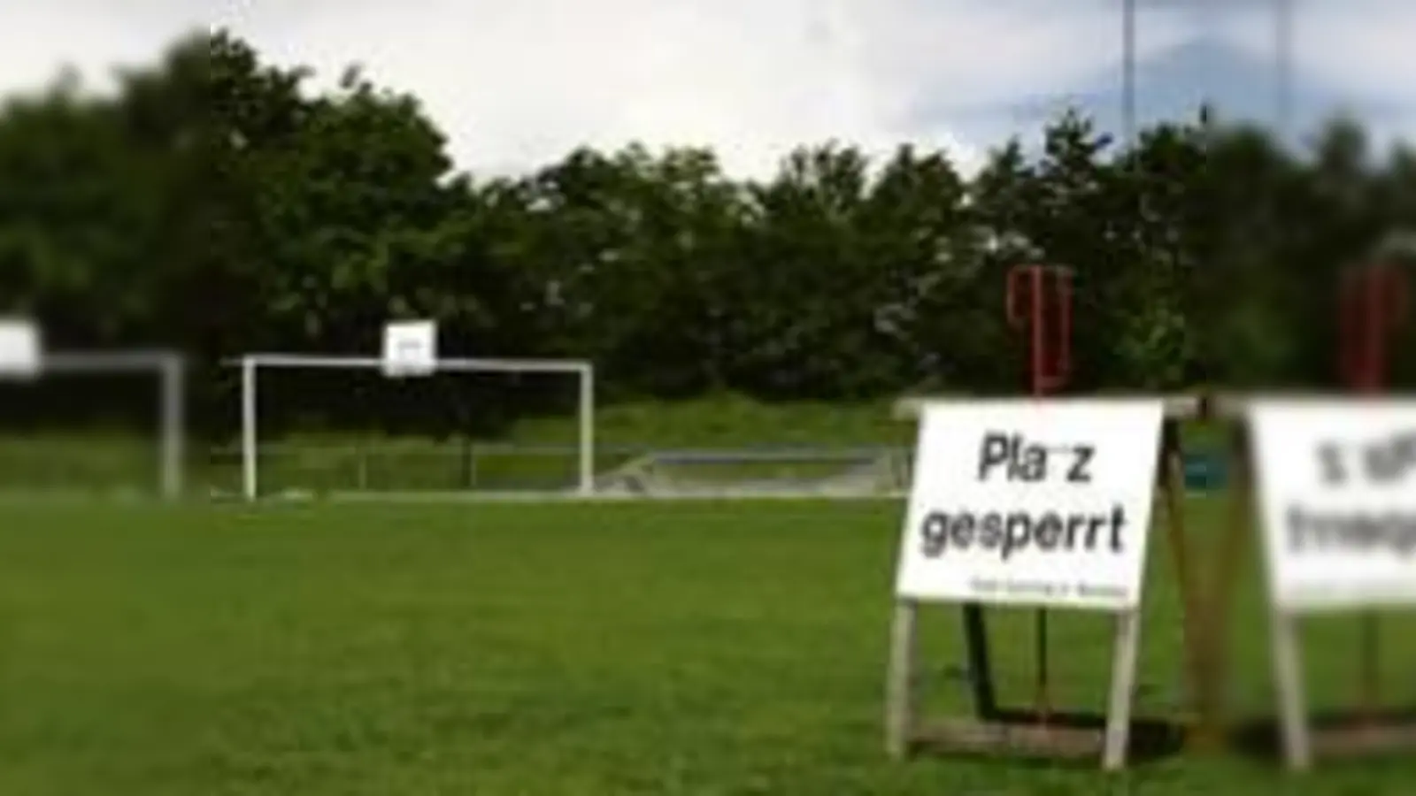 Finger weg vom gepflegten  (Foto: Das Garchinger Stadion am See ist auf Hochglanz getrimmt.	 gf)