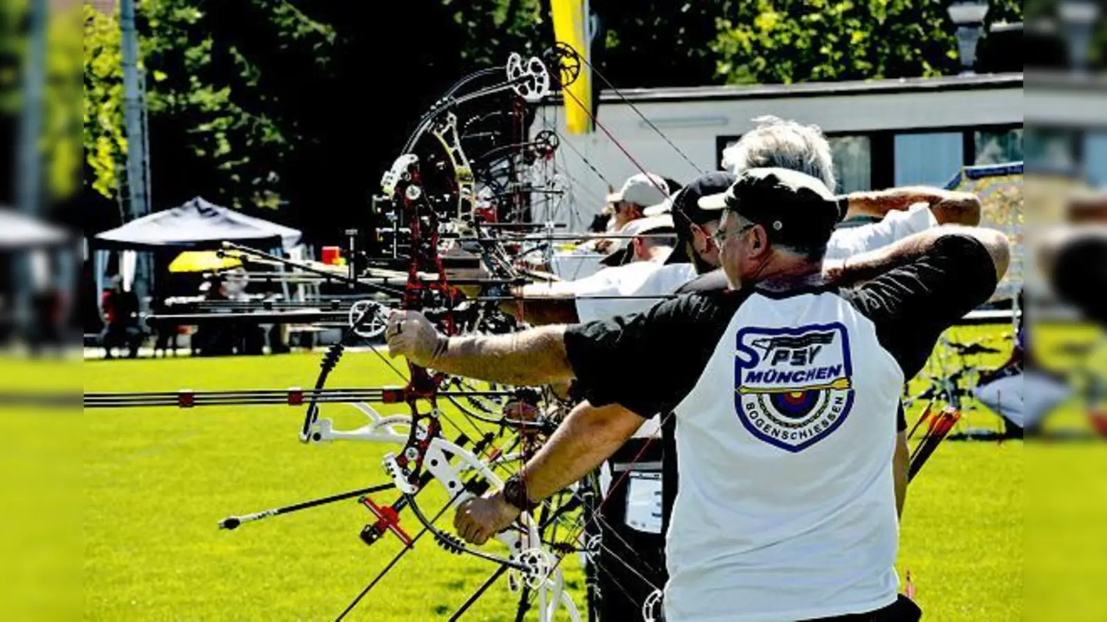 Alle Bogenschützen trafen sich beim TSV Waldtrudering beim 900er Runden- Turnier mit Pfeil und Bogen.	  (Foto: Privat)