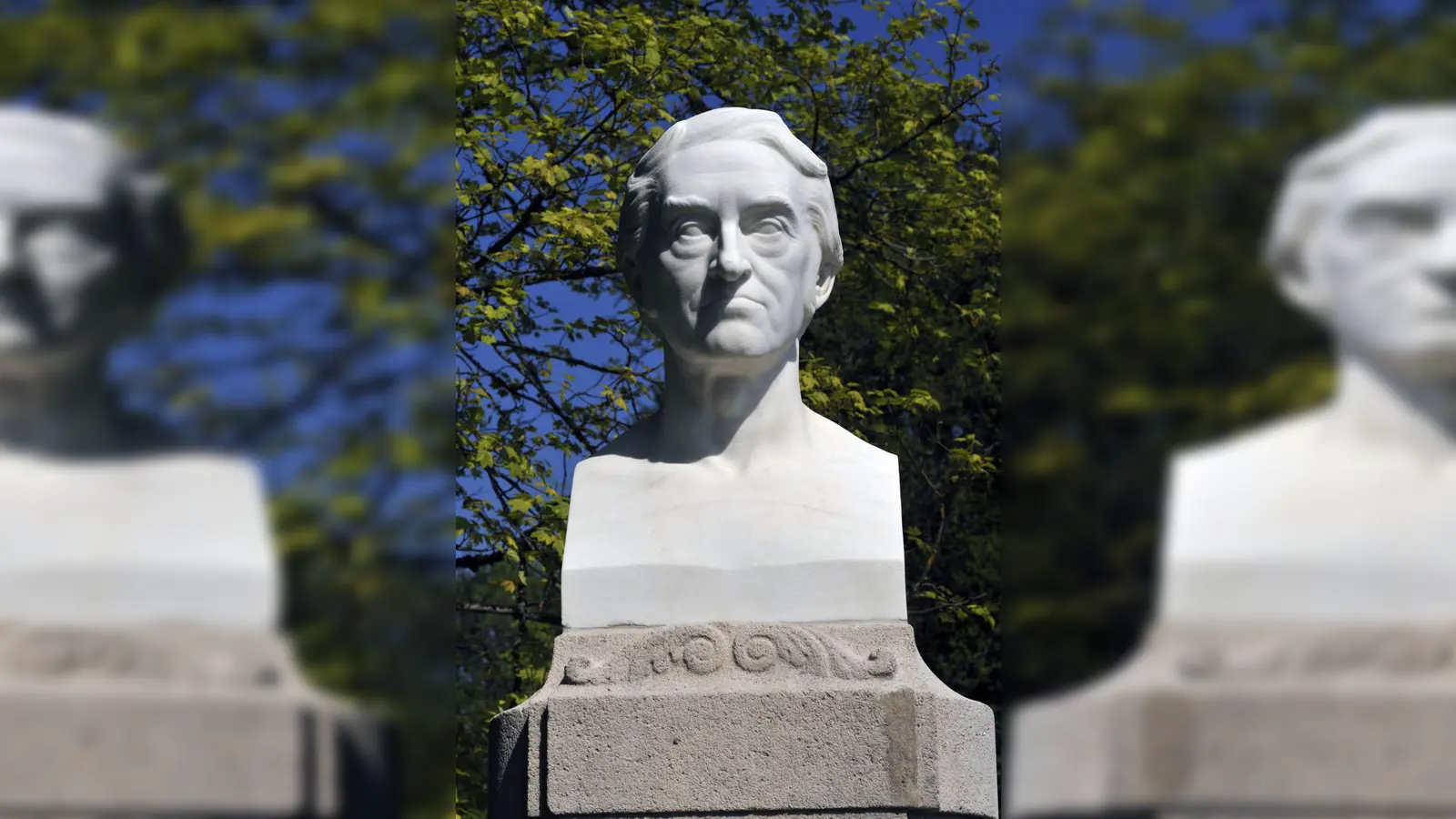 Martius war der zweite Direktor des Botanischen Gartens in München, der damals noch in Stachusnähe lag; die Büste war dort aufgestellt. Heutiger Standort ist der Botanische Garten München-Nymphenburg. (Foto: Franz Höck, Botanischer Garten München-Nymphenburg)
