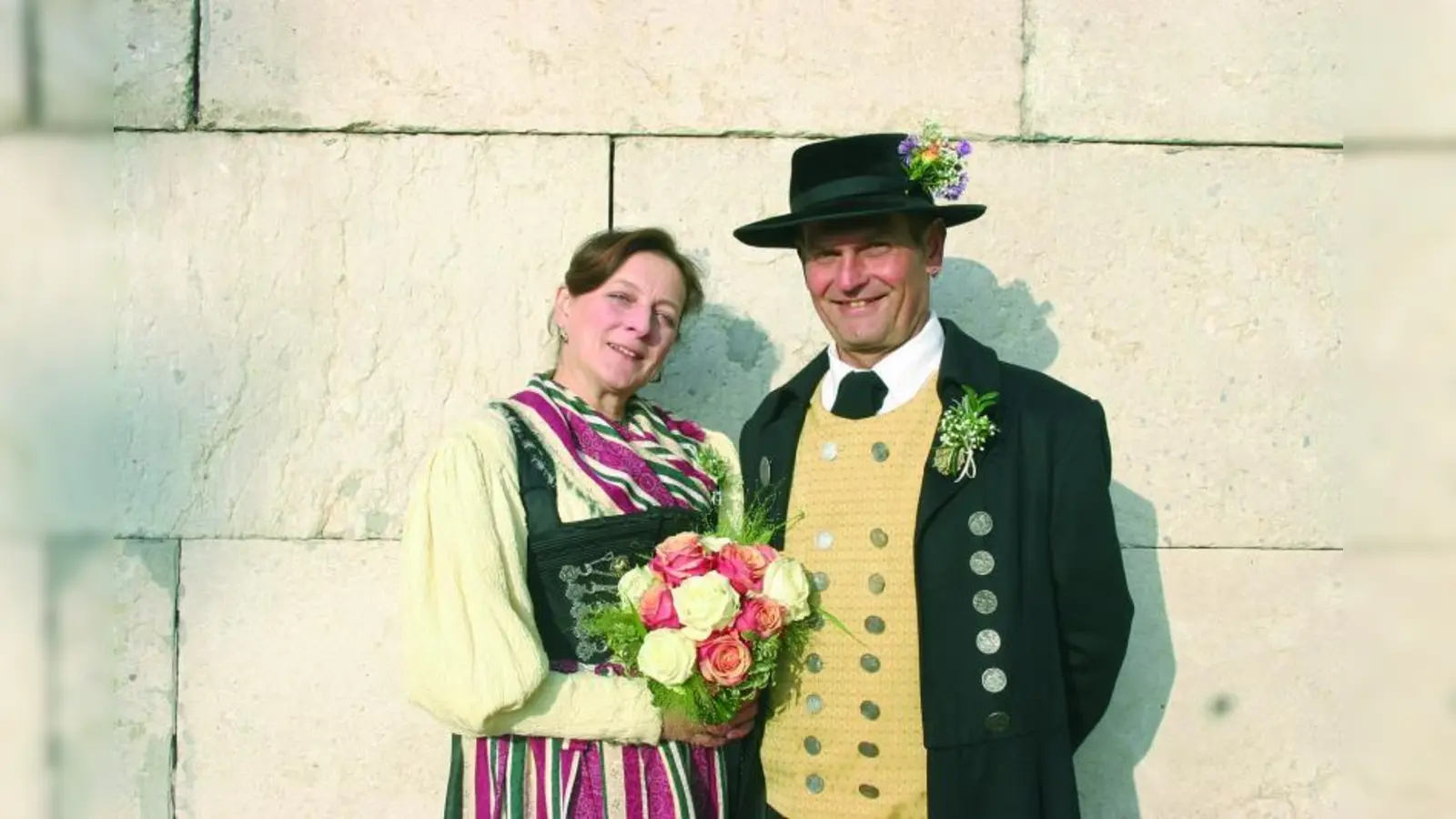 Das Brautpaar Angelika Wehres und Ulrich Eder-Fontes gaben sich am 12. Oktober das Ja-Wort - exakt 200 Jahre nach Ludwig I. und Therese von Sachsen-Hildburghausen. (Foto: FH)