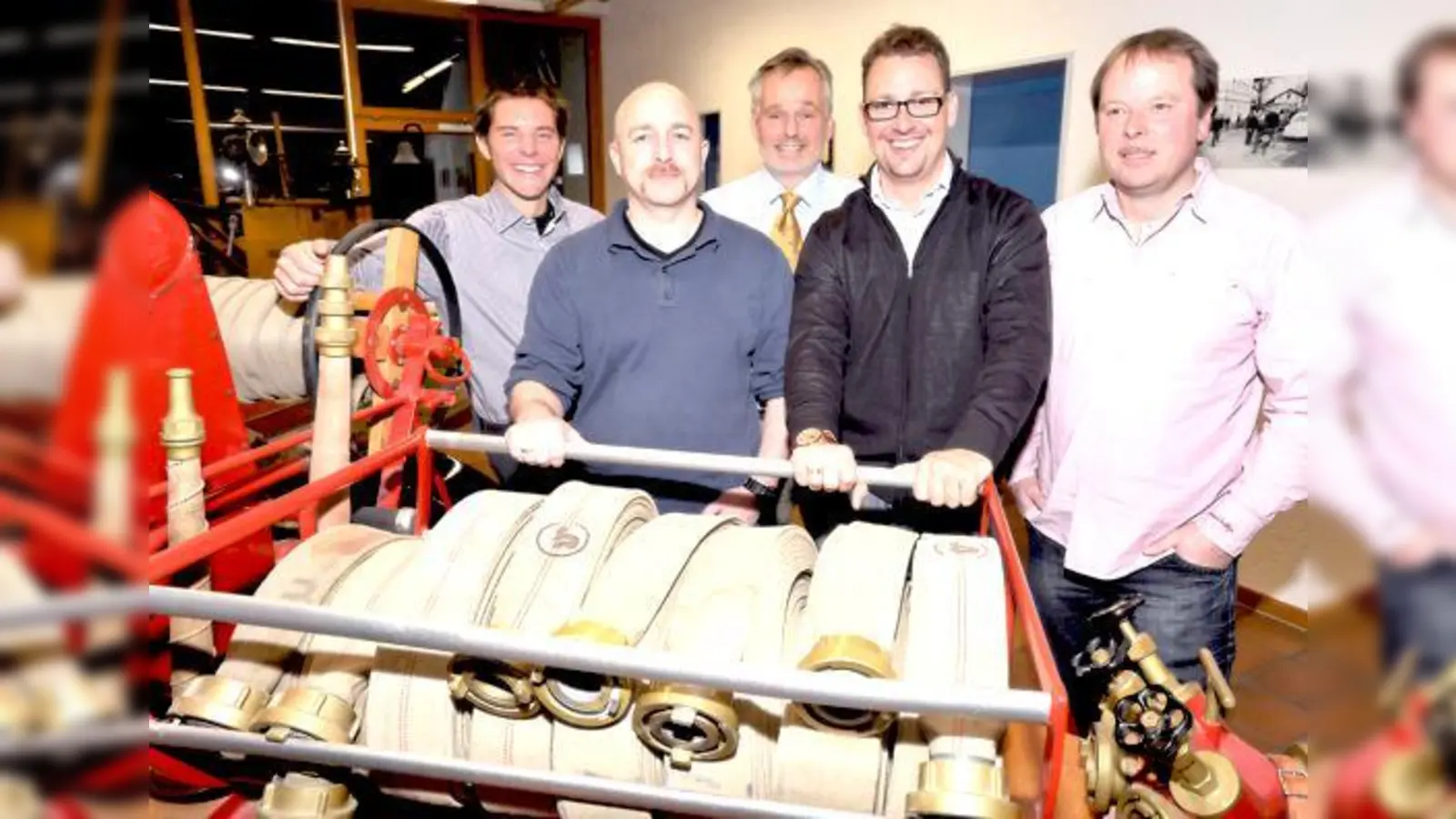 Wechsel bei der FFW Taufkirchen (v. li.): Thilo Hoffmann, Michael Huber, Bürgermeister Jörg Pötke, Alex Obermeier und Fritz Beck. 	 (Foto: Schunk)