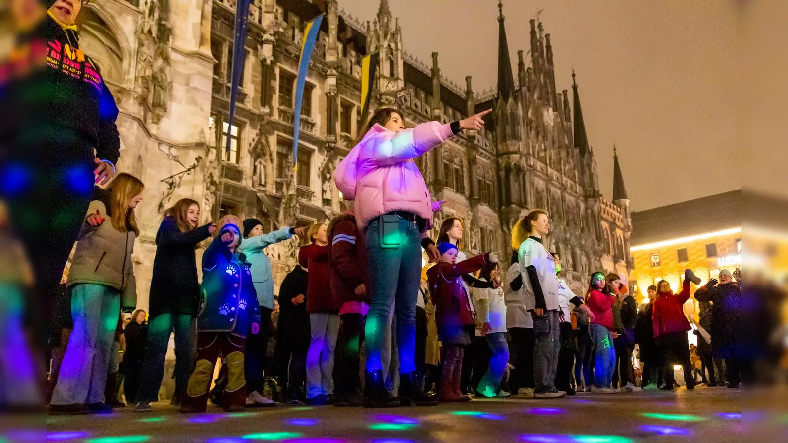 One Billion Rising lädt am 14. Februar zum gemeinsamen Tanz-Flashmob gegen Gewalt an Mädchen, Frauen und weiblich gelesenen Menschen ein.  (Foto: Ilona Stelzl)