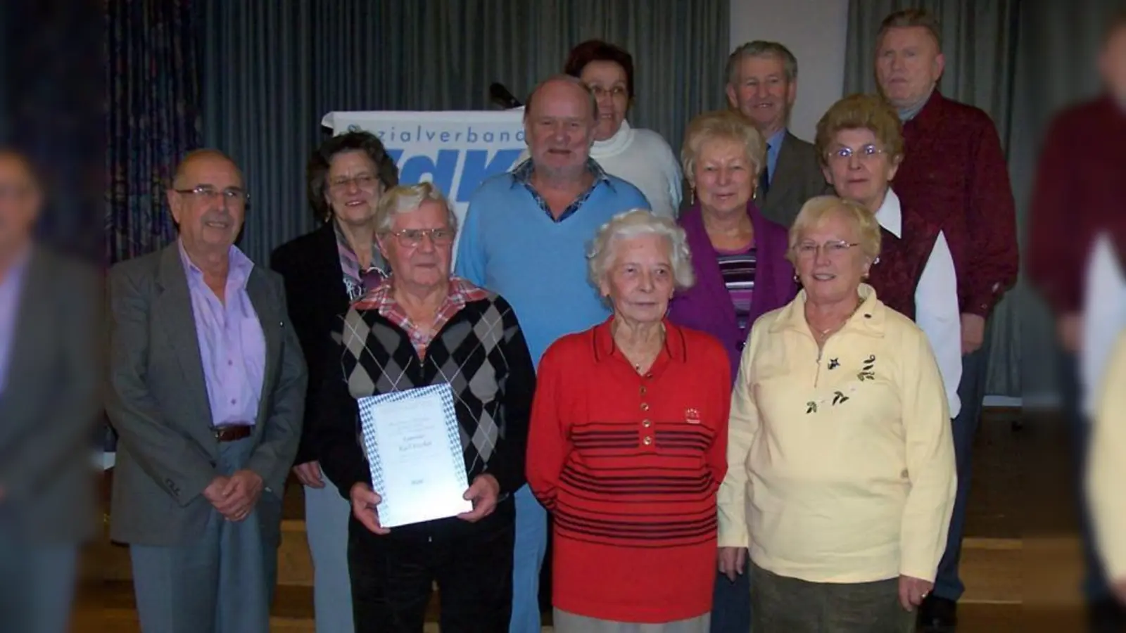 Langjährige Mitglieder des Aubinger Vdk-Ortsverbandes konnten sich über ihre Ehrung freuen. (Foto: pi)