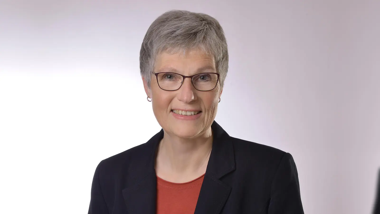 Dagmar Kiefert hat langjährige Erfahrungen mit Demenz-Patienten gemacht. Menschen mit Demenz brauchen eine einfühlsame und auf sie speziell abgestimmte Pflege und Betreuung.  (Foto: Alzheimer Gesellschaft Ebersberg )