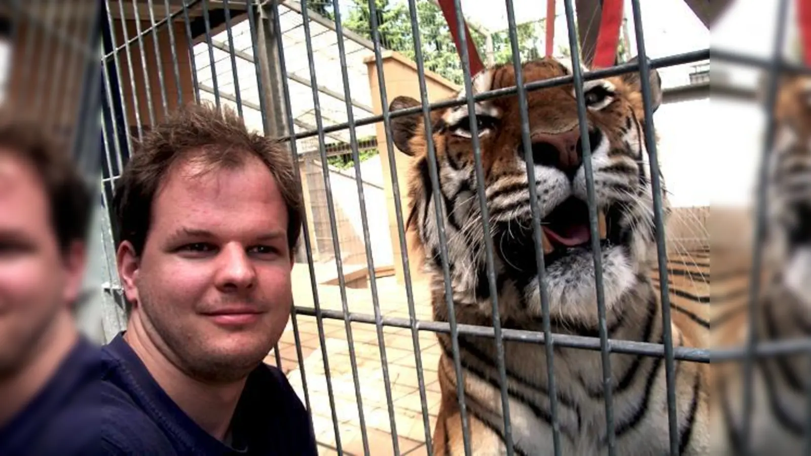 Alle zwei Wochen fährt Florian Beer über 200 Kilometer in die Nähe von Ansbach, um Pamir und den anderen Großkatzen nahe zu sein. 	 (Foto: Privat)