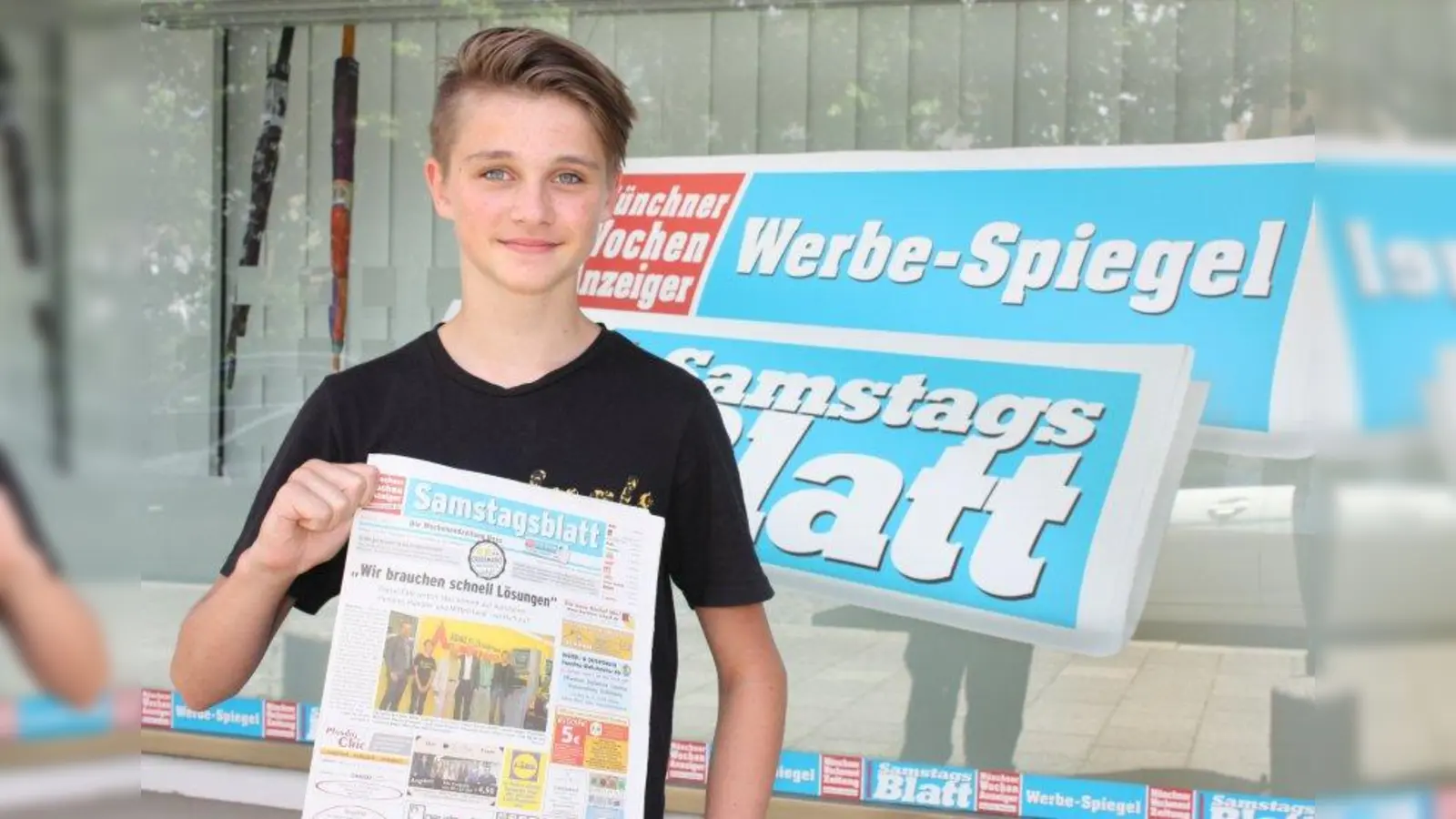 Siebtklässler Simon Mages erlebte hautnah, wie eine Zeitung entsteht. Unter anderem begleitete er das Diesel-Gespräch beim ADAC und kam damit auf die Titelseite des Samstagsblattes. (Foto: job)