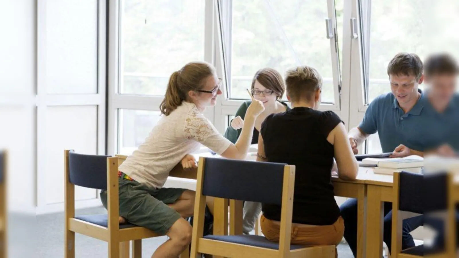 Schüler sind zum Late-Night-Lernen in der Stadtbibliothek Laim willkommen. (Foto: MSB/ Eva Jünger)