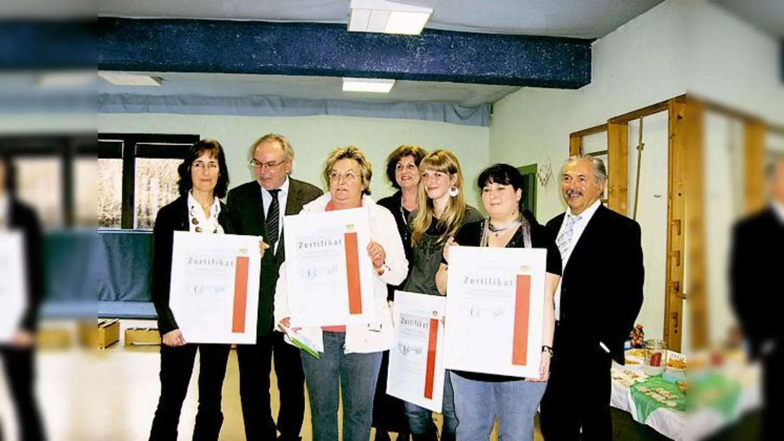 Zertifikatsübergabe bei der »Rasselbande«. 	 (F.: Privat)