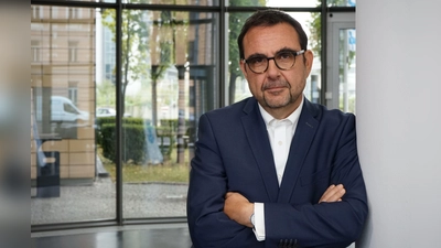 Gesundheitsminister Klaus Holetschek würdigte die ambulante Hospizarbeit der bayerischen Hospizvereine.  (Foto: STMGP)