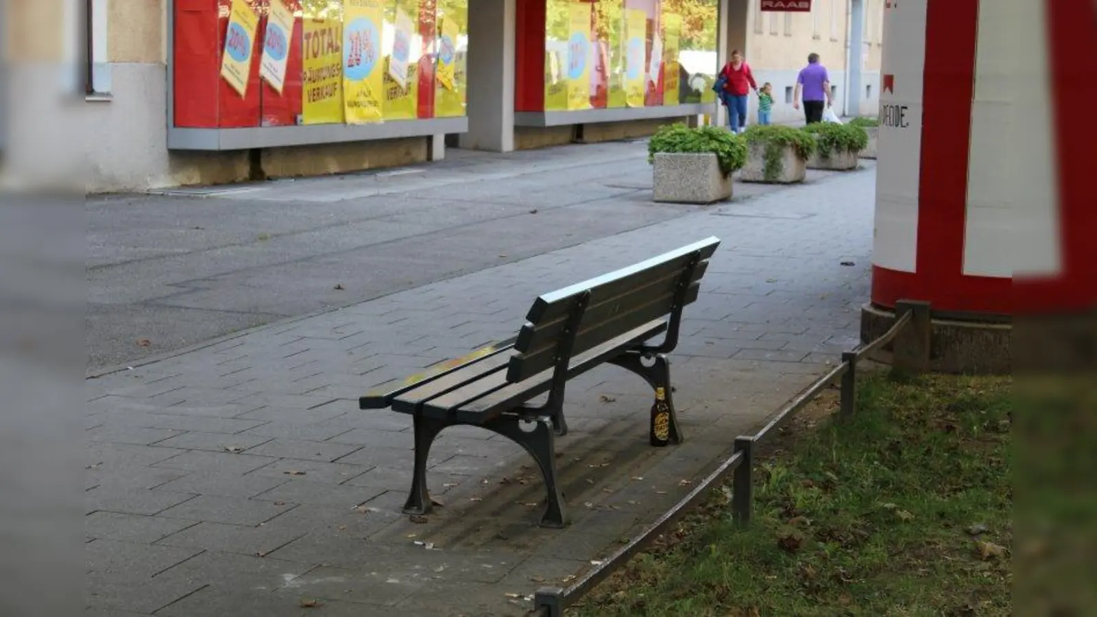 Eine Bank in Neuhausen: Der Bezirksausschuss Sendling fordert von der Stadt Ruhebänke für die Daiserstraße. (Foto: sb)