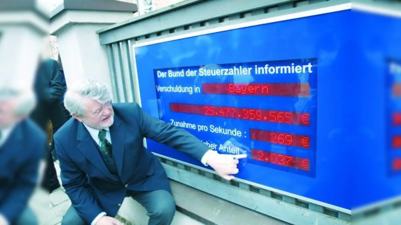 Am Montag wurde die bayerische Schuldenuhr akutalisiert. Die Zahlen sind schwindelerregend. (Foto: pi)