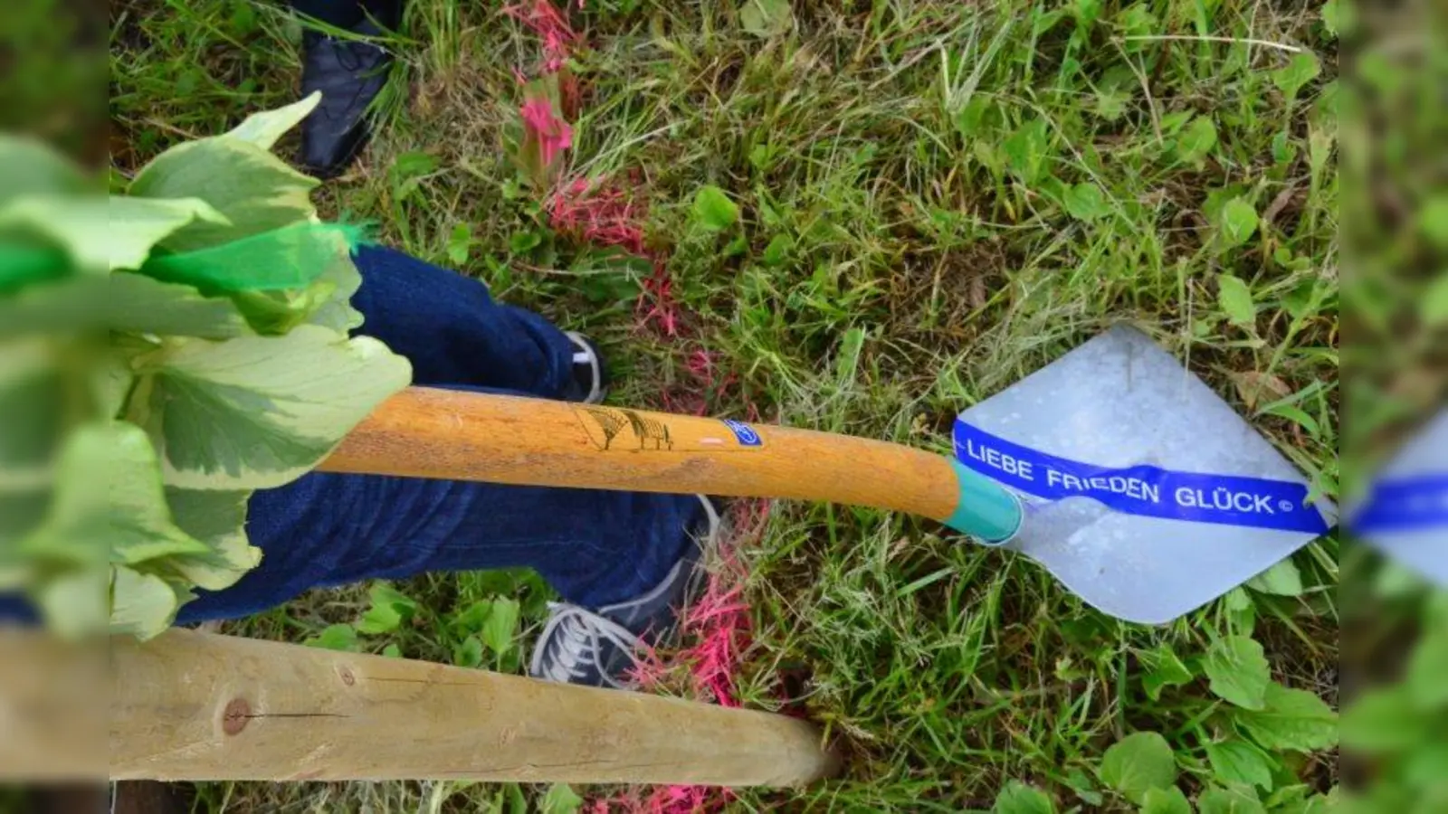 Liebe, Frieden, Glück: Dafür steht das Konzept der Schule. (Foto: Huss-Weber)