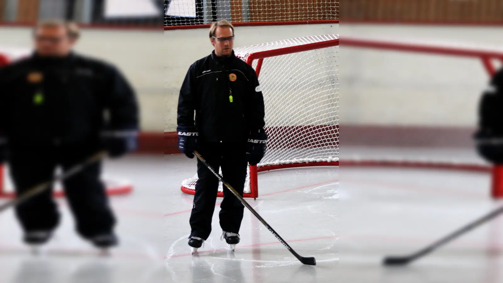 Die hauptamtlichen Nachwuchstrainer Yuri Tsurenkov und Markus Eberl werden den Talentschuppen des EHC Klostersee auch weiterhin führen. (Foto: smg )