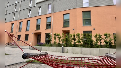 Das Kinderhaus in der Lochhausener Marianne-Hoppe-Straße 5 kann weiterbestehen. Ein neuer Träger wurde kurzfristig gefunden. (Foto: Ulrike Seiffert)