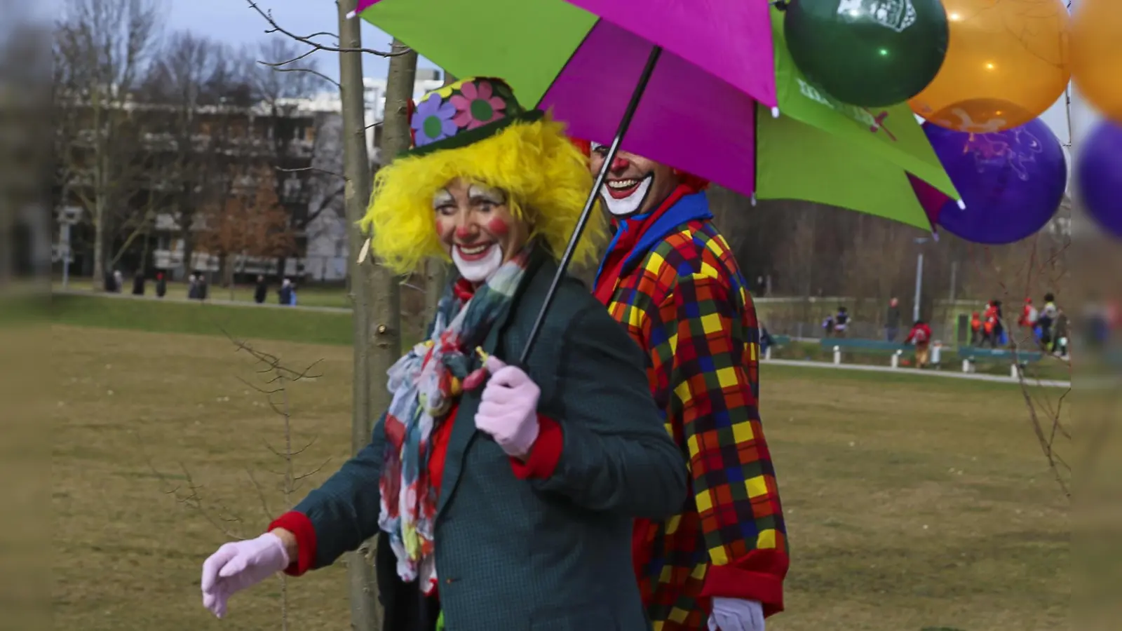 Clowns und vieles mehr: Der Fasching macht auch vor dem Münchner Osten nicht Halt. Von Kindern bis Senioren dürften alle auf ihre Kosten kommen. (Foto: ahi/Archiv)