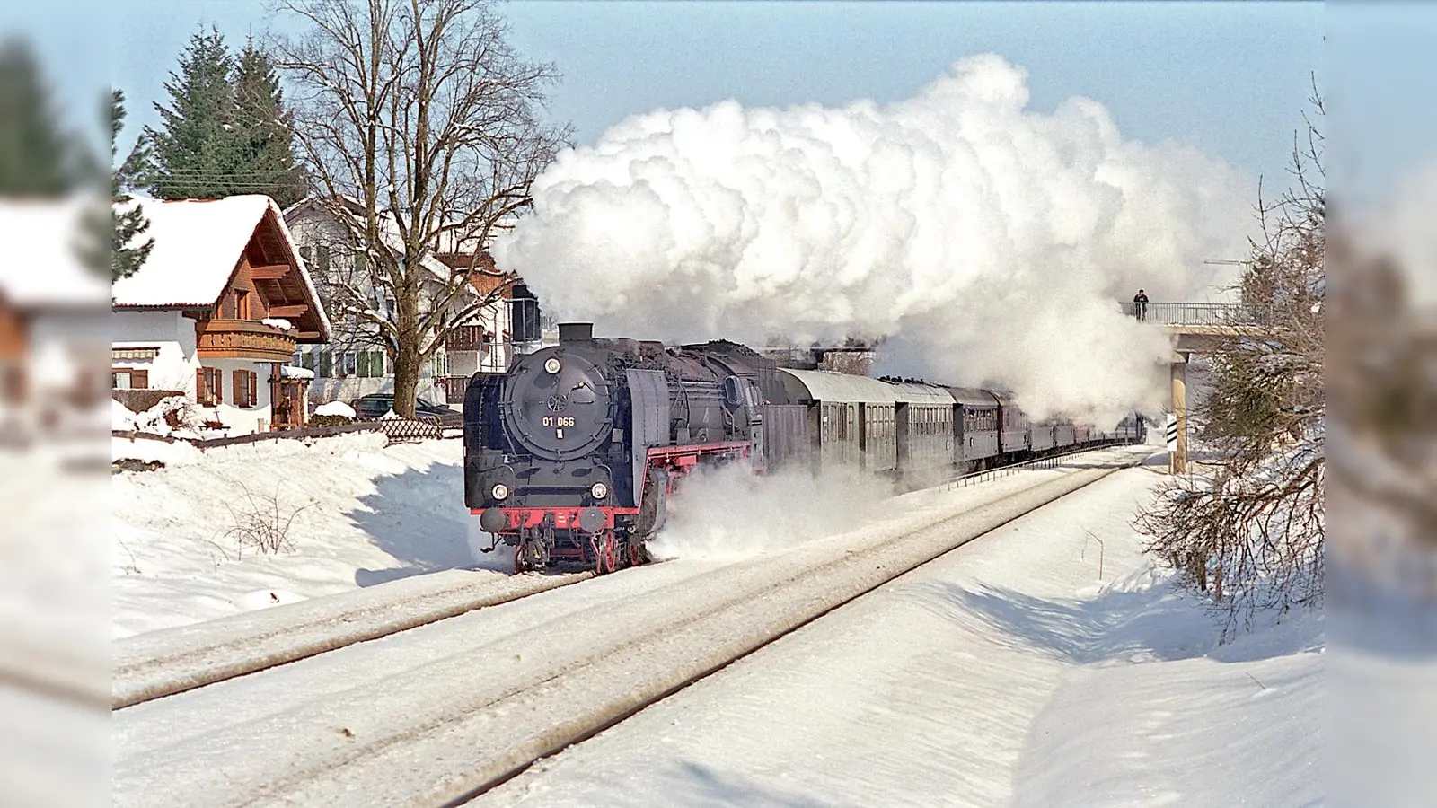 Nur noch selten hat man die Gelegenheit mit einem Dampfzug zu reisen – am ersten und zweiten Adventwochenende fahren die Nostalgie-Bahnen wieder rund um München. (Foto: Bayer. Eisenbahnmuseum)