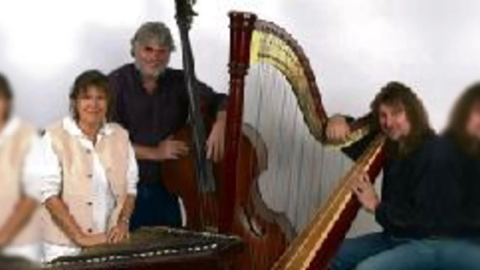 Heidi Zink, Gerhard Zink und Richard Kurländer sind die Fraunhofer Saitenmusik  seit 30 Jahren.	  (Foto: VA)