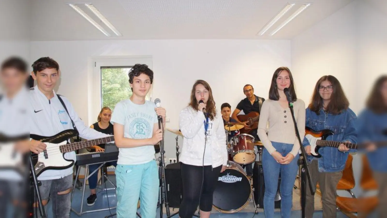 „Don&#39;t be so shy” und anderes gibt es von der Schülerband zu hören. (Foto: nr)