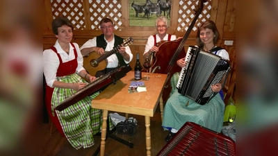 Ensemble „Schlossanger Musi“ in Neukeferloh zu Gast (Foto: VA)