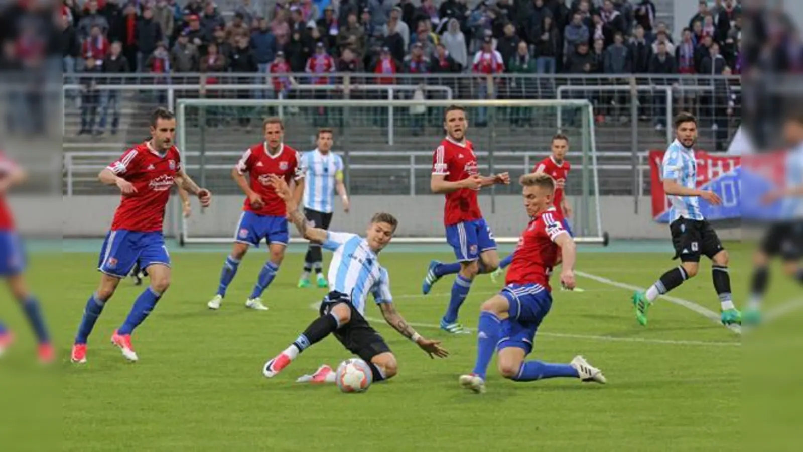 Saisonabschied vor großer Kulisse: TSV 1860 München II gegen SpVgg Unterhaching.  (Foto: Anne Wild)
