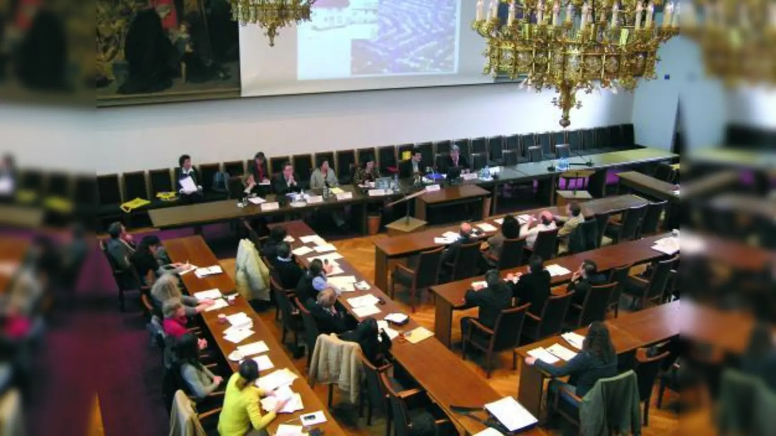 Bei der Vollversammlung im Rathaus sprach sich die große Mehrheit des Ausländerbeirates für die Direktwahl aus. (Foto: pi)