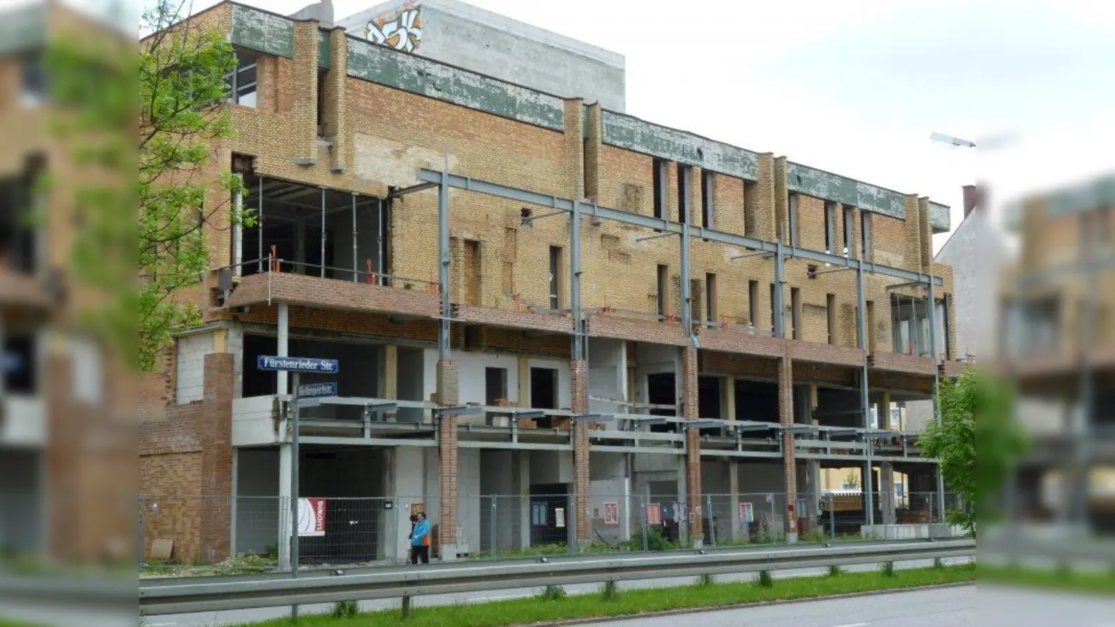 Das ehemalige Beck-Haus bleibt vorerst im Besitz der „Fürst Atrium GmbH”, da die Zwangsversteigerung kurzfristig abgesagt wurde. (Foto: BK)