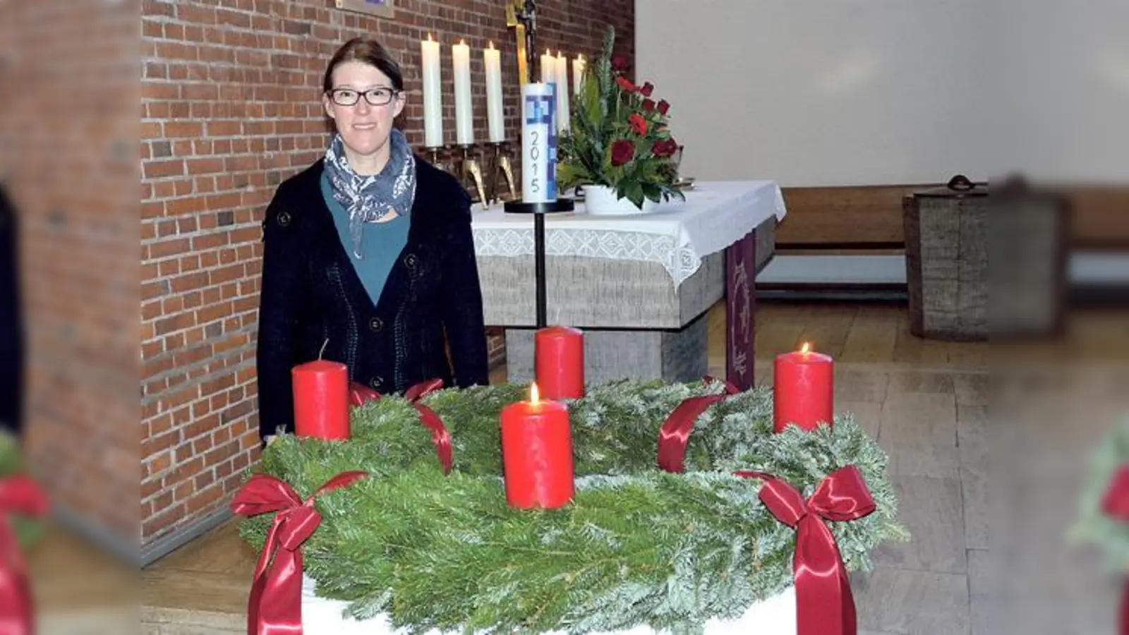 Pfarrerin Dagmar Häfner-Becker von der Friedenskirche Haar freut sich, gemeinsam mit allen Bürgern die Geburt Christi zu feiern.	 (Foto: Petra Schönberger)