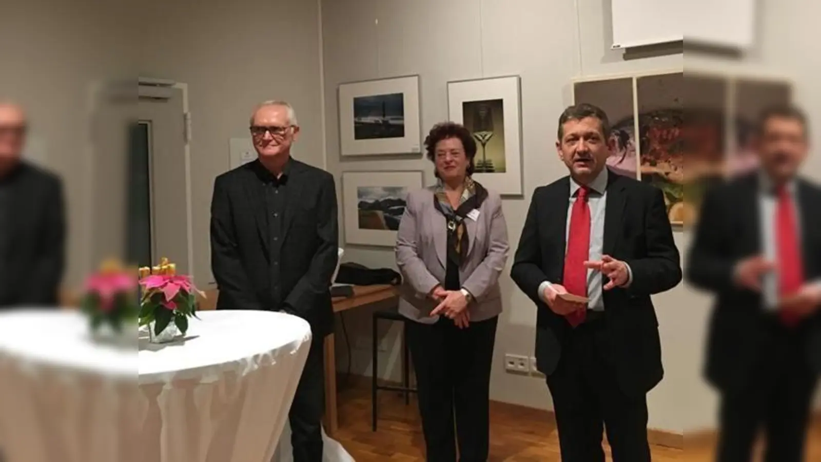 Josef Pfiffer, Karin Bales-Pfrang und Erster Bürgermeister Klaus Korneder (von links).  (Foto: privat)