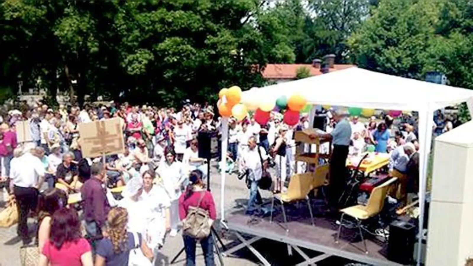 Rund 700 Teilnehmer zählte die Kundgebung zum Erhalt der Notfallversorgung am Standort. 	 (Foto: VA)