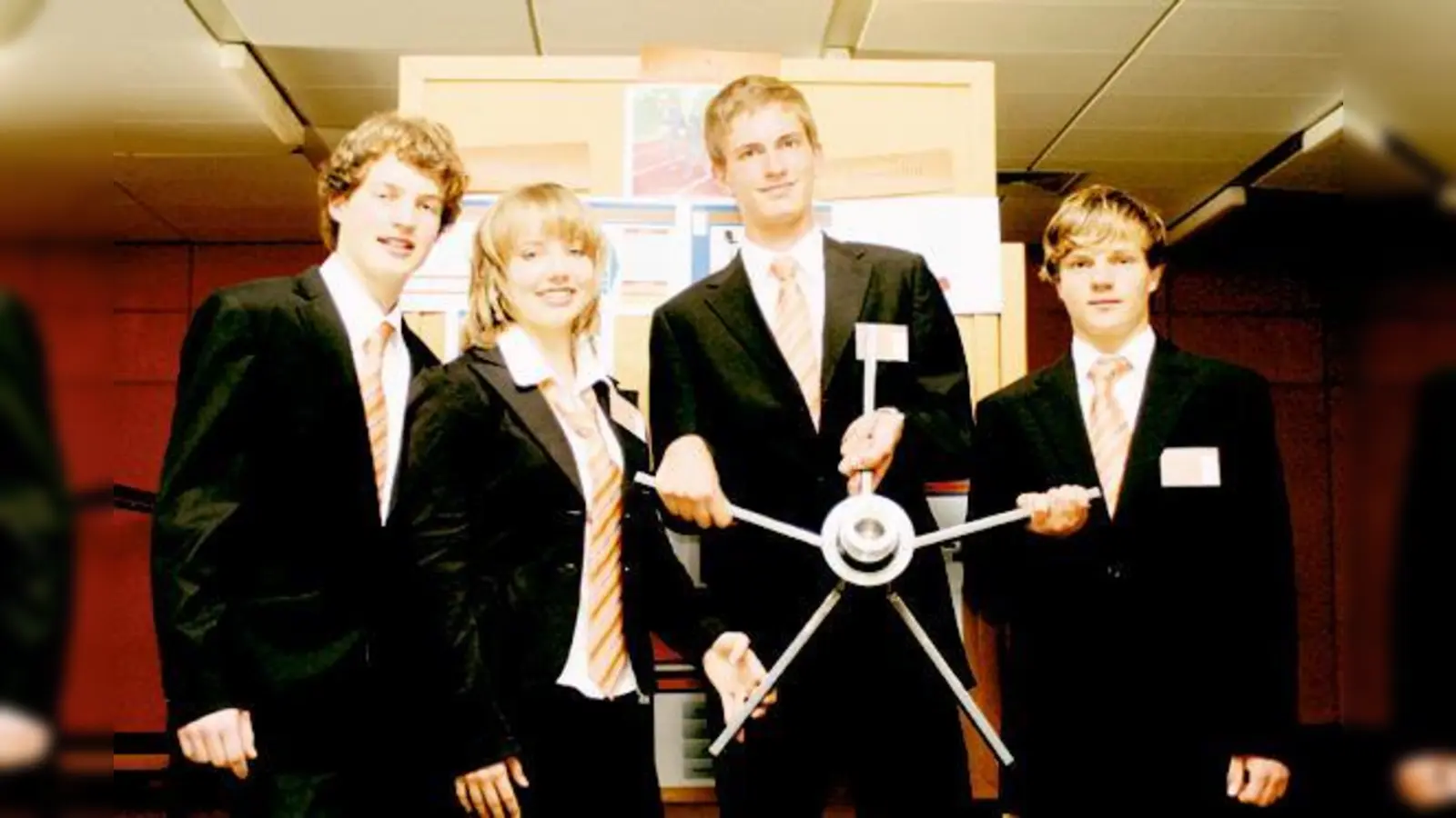 Das Sieger-Team: (v. l.) Max Plechinger (17), Natalie Eisenhut (16), Andreas Sperling (17), Dennis Loskot (17), kommt aus Kirchheim.	 (Foto: Veranstalter)