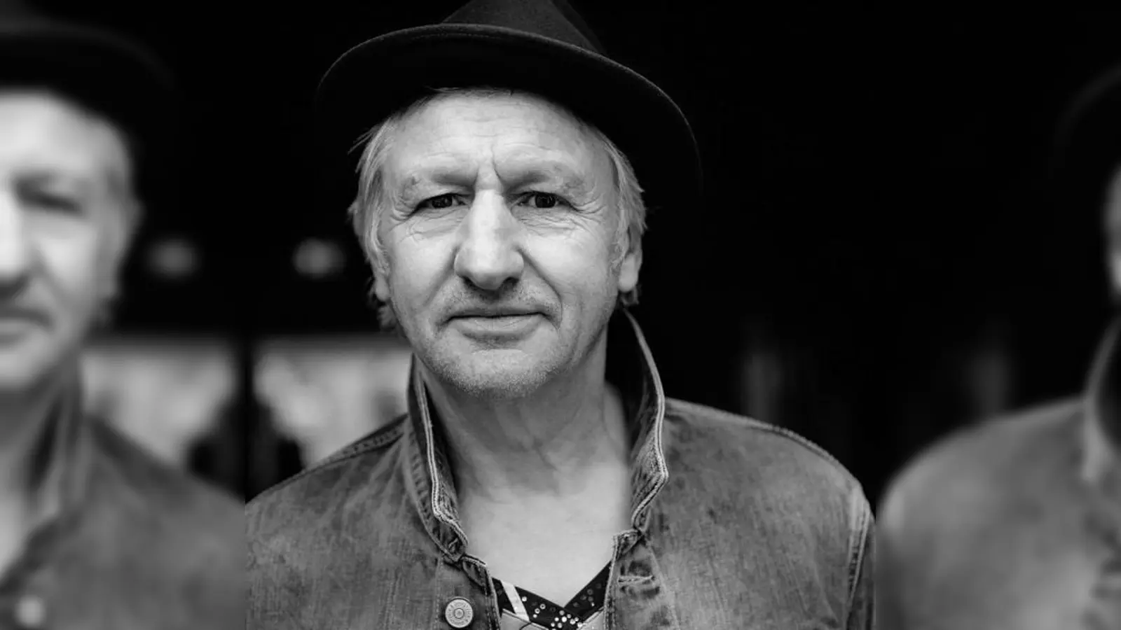 Georg Ringsgwandl kommt mit heftigem Radau nach Krailling. (Foto: Bayerisches Fernsehen)