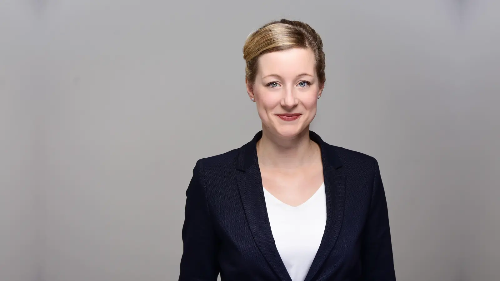 Cellistin Cornelia Berberich präsentiert Eltern und Kindern ihr Buch „Das wundervolle Cello“ . (Foto: Cornelia Berberich)