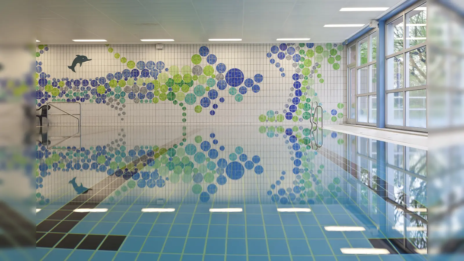 Ein letzter Blick ins Bad Forstenrieder Park: Nur noch am Freitag (11. April) ist es offen. (Foto: SWM / Robert Götzfried)