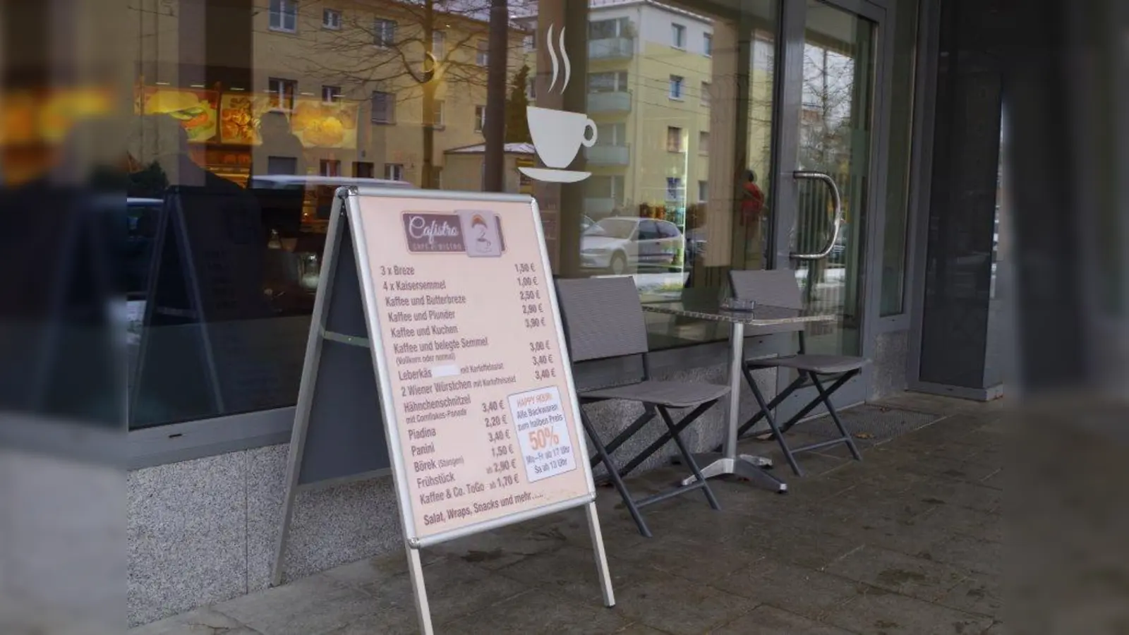 Cafés könnten künftig ihre WC-Anlagen der Allgemeinheit zur Verfügung stellen. Das Kommunalreferat will nun das Modell „nette Toilette“ für München prüfen. (Foto: kö)